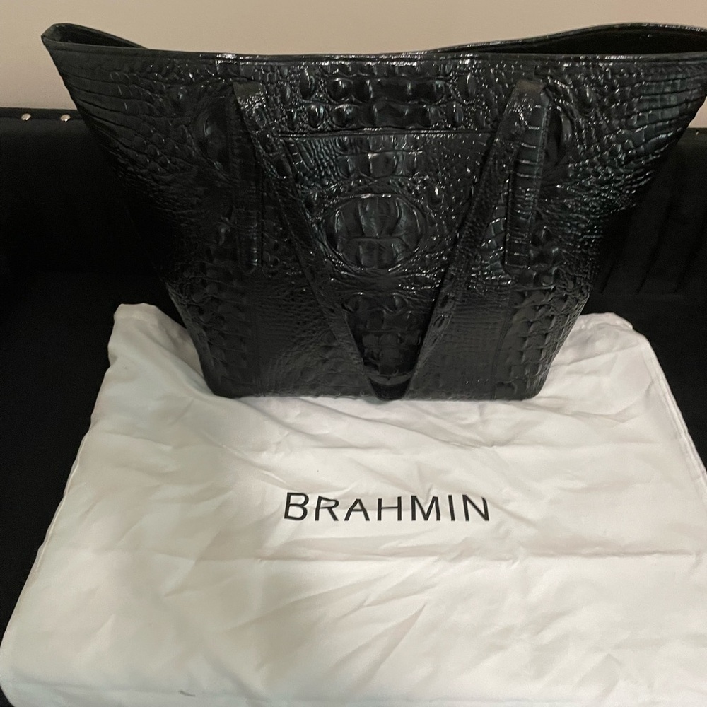 Brahmin Black and Gold Tote Elegant and Versatile - Picture 2 of 8